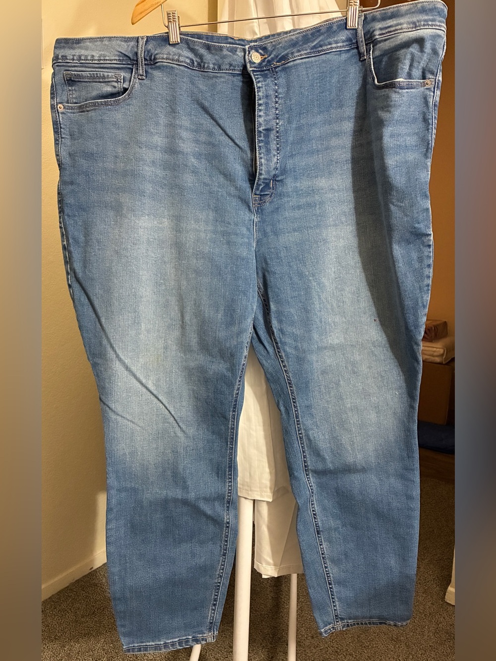 Old Navy Women's High-Rise Rockstar Super Skinny Jeans in Light Blue Wash